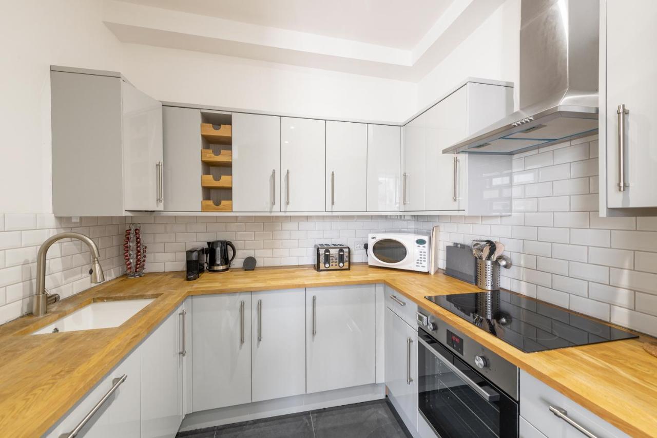 Georgian 2 Bed Apartment With 3 Bathrooms And Parking Esterno foto