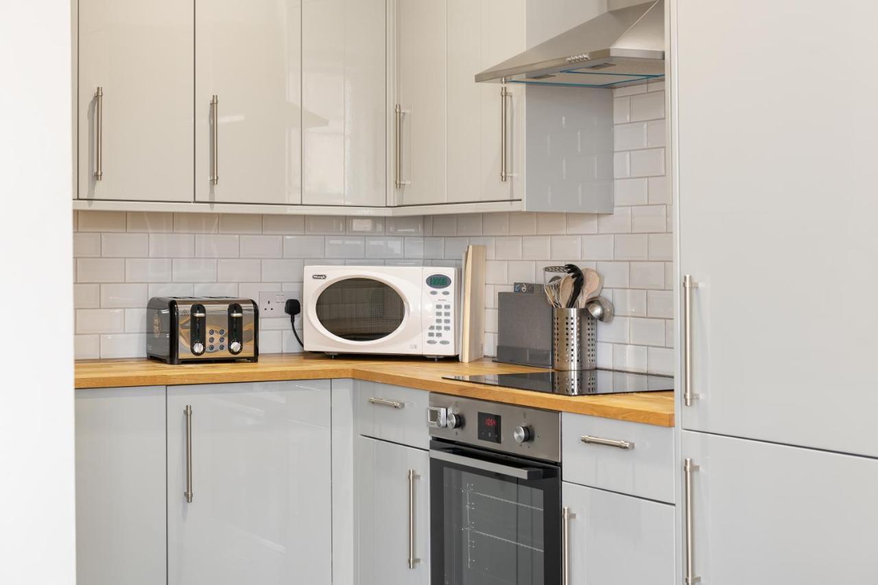 Georgian 2 Bed Apartment With 3 Bathrooms And Parking Esterno foto