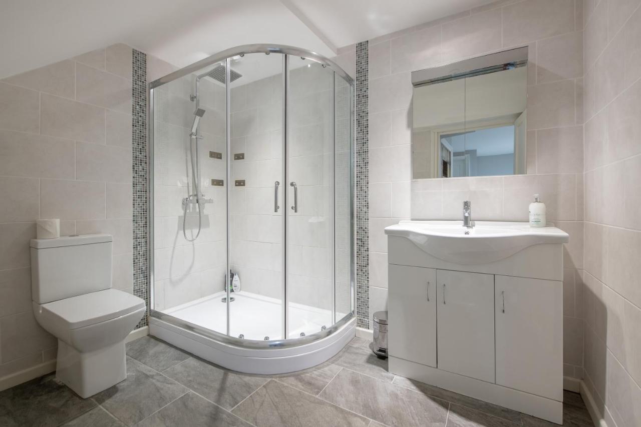 Georgian 2 Bed Apartment With 3 Bathrooms And Parking Esterno foto