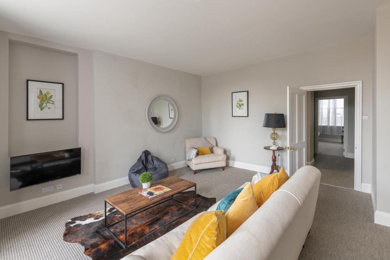 Georgian 2 Bed Apartment With 3 Bathrooms And Parking Esterno foto
